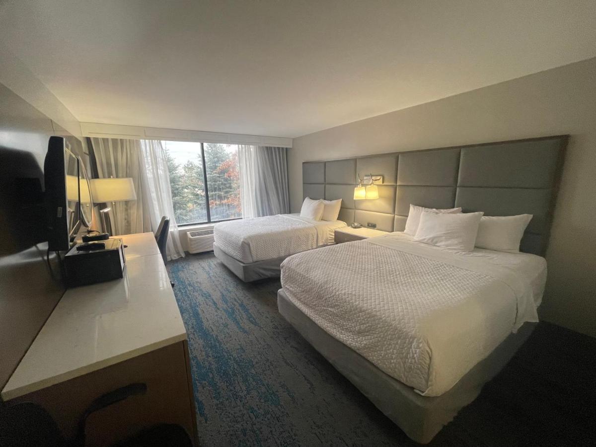 Ramada By Wyndham Cleveland Independence Hotel Eksteriør billede