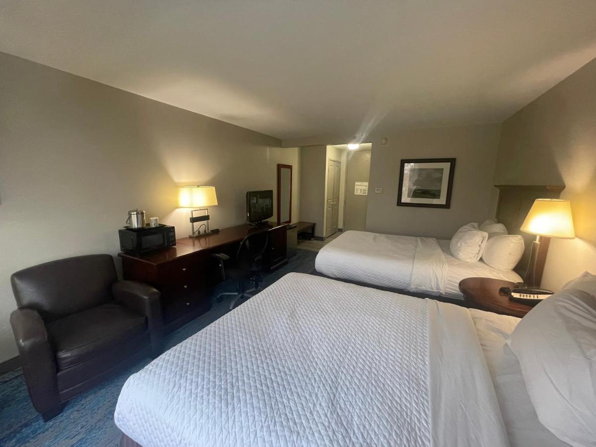 Ramada By Wyndham Cleveland Independence Hotel Eksteriør billede