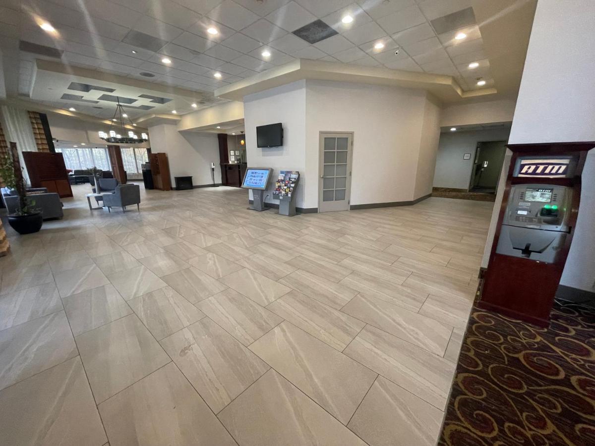 Ramada By Wyndham Cleveland Independence Hotel Eksteriør billede