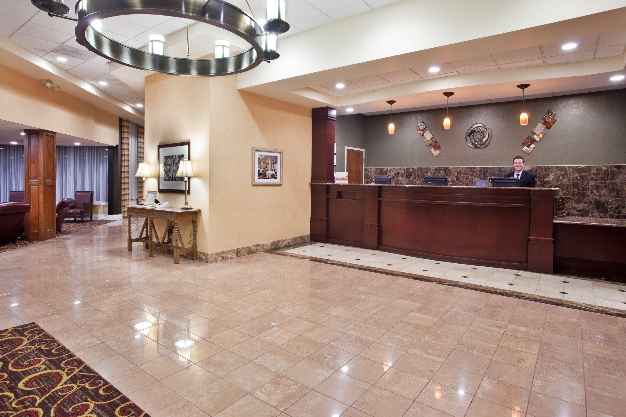 Ramada By Wyndham Cleveland Independence Hotel Eksteriør billede