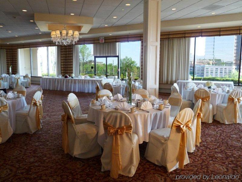 Ramada By Wyndham Cleveland Independence Hotel Restaurant billede