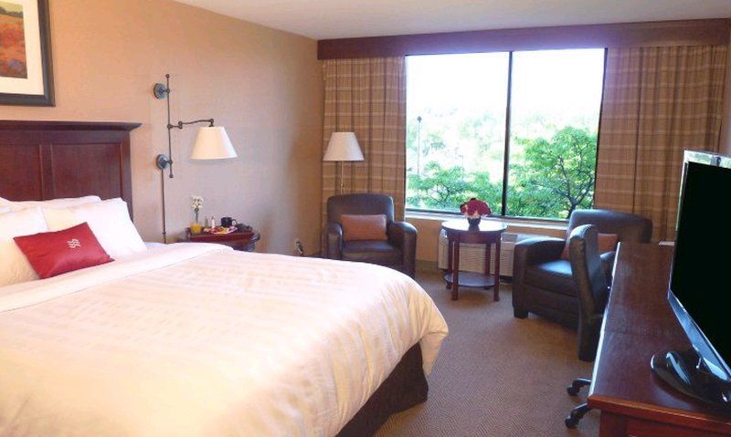 Ramada By Wyndham Cleveland Independence Hotel Værelse billede