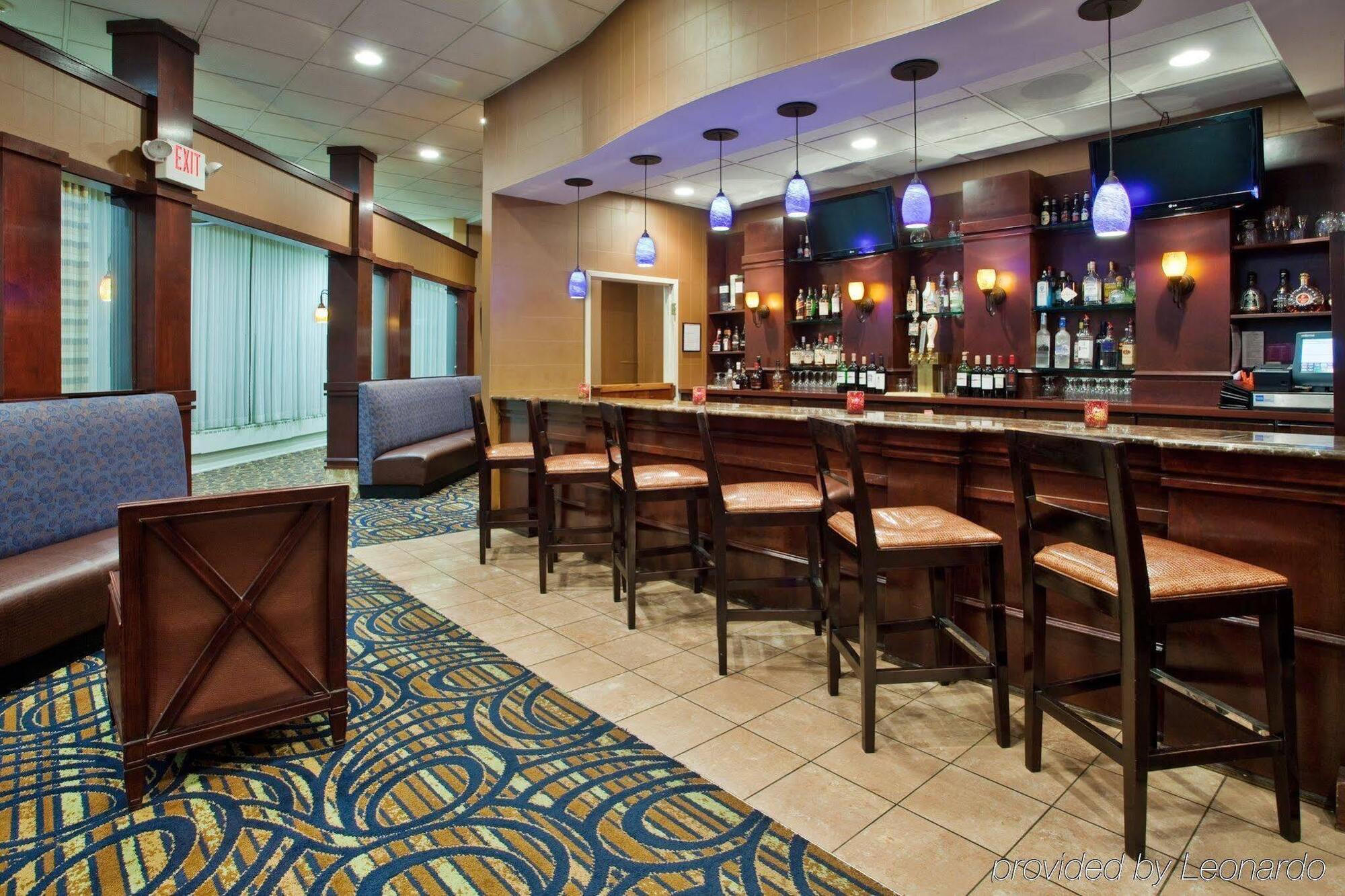 Ramada By Wyndham Cleveland Independence Hotel Eksteriør billede